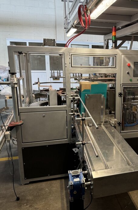 Картонатор вертикальный